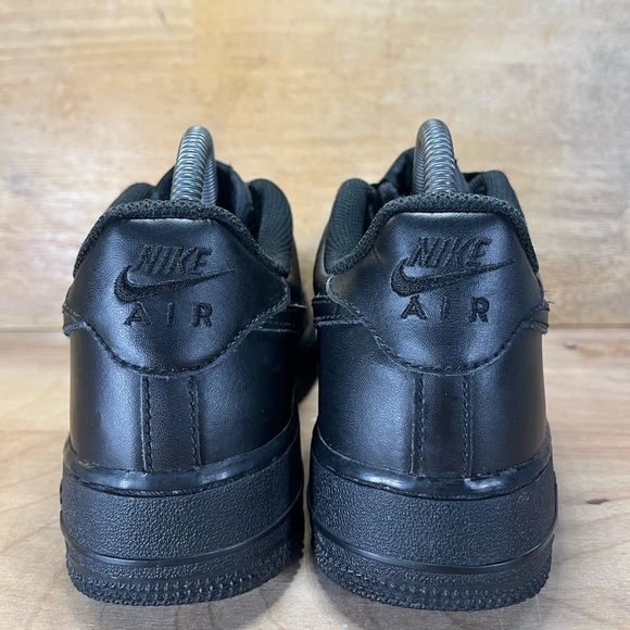 Nike Air Force 1 One Low Womens Size 8.5 (7Y) Shoes Sneakers Triple Black - Picture 5 of 10